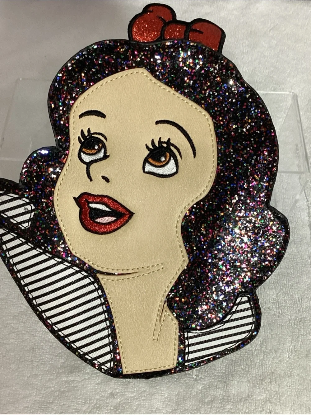 Danielle Nicole Disney Snow White Glittery Novelty Crossbody Bag EUC